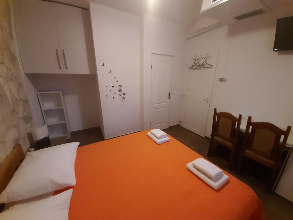 Guest House Renata Zadar Eksteriør bilde
