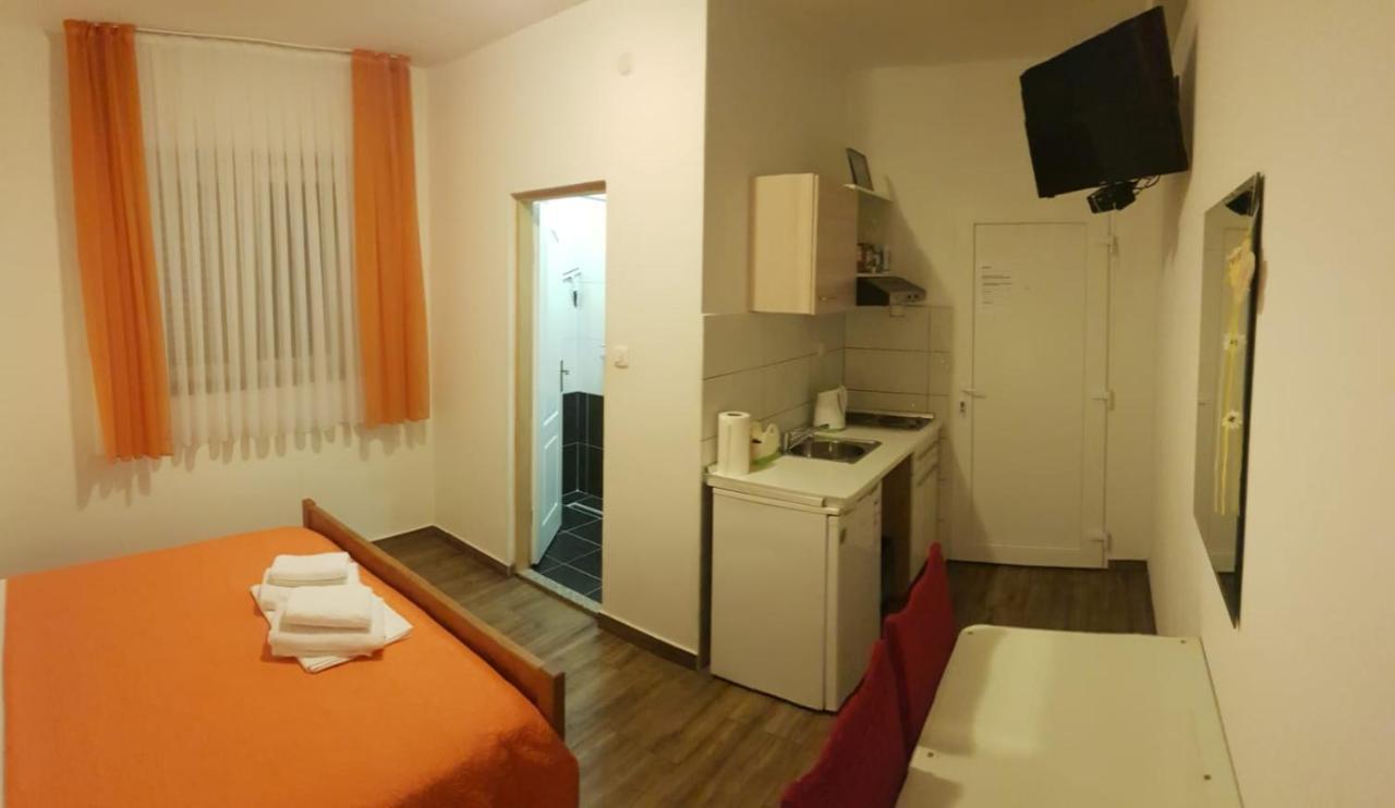 Guest House Renata Zadar Eksteriør bilde