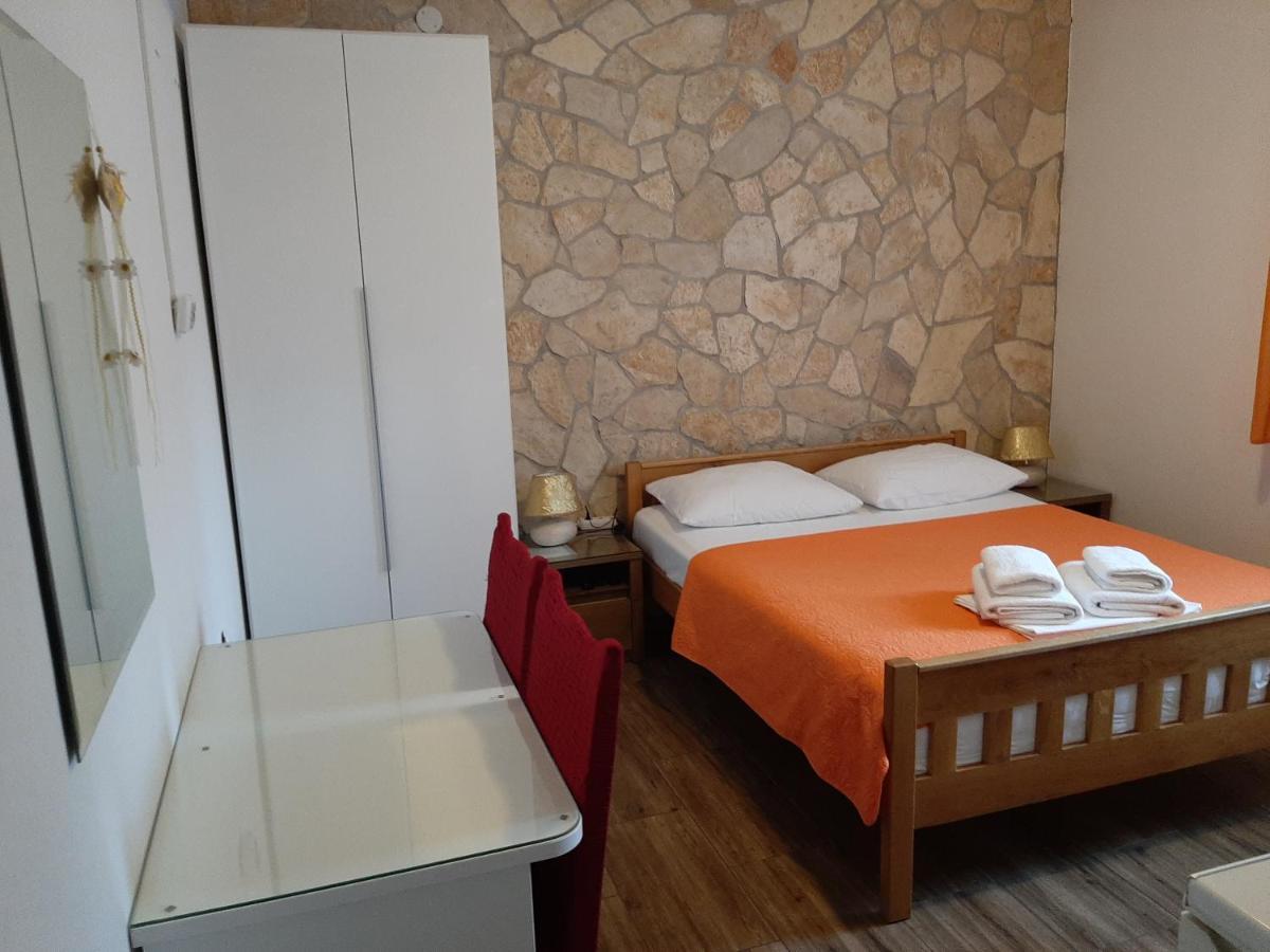 Guest House Renata Zadar Eksteriør bilde