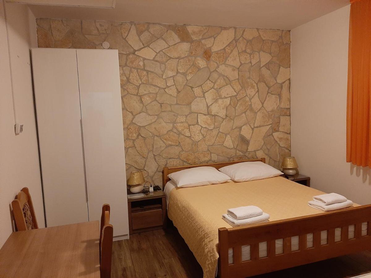 Guest House Renata Zadar Eksteriør bilde