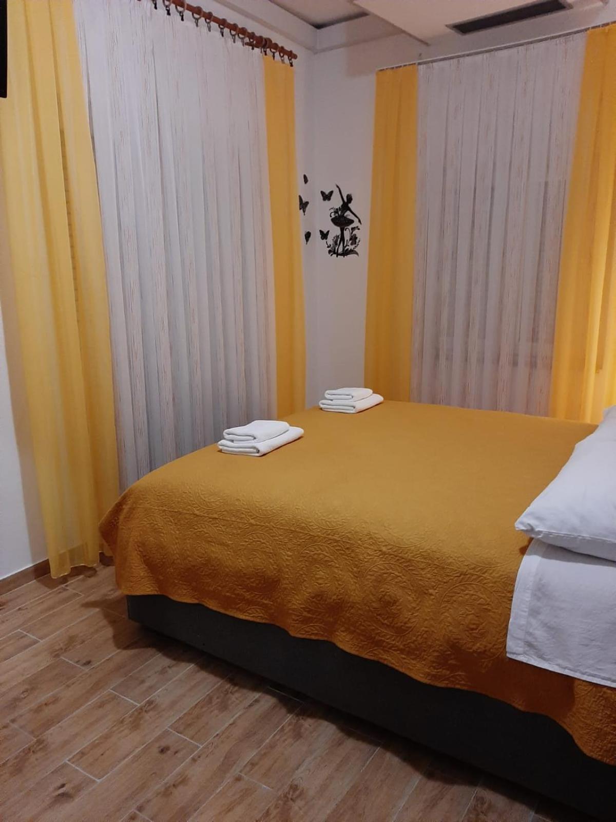 Guest House Renata Zadar Eksteriør bilde